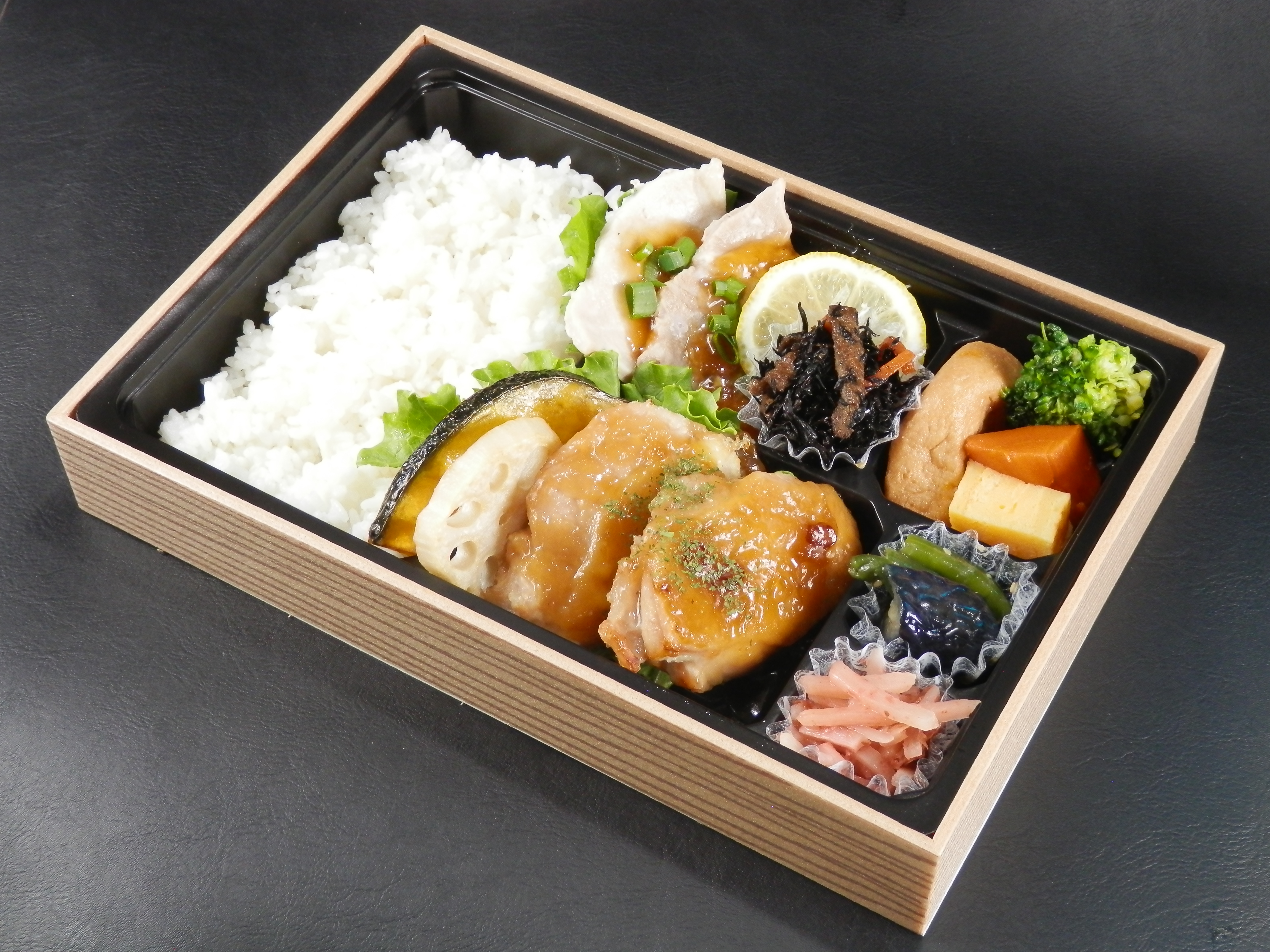 鶏の照り焼き＆豚ロースの生姜あんかけ弁当