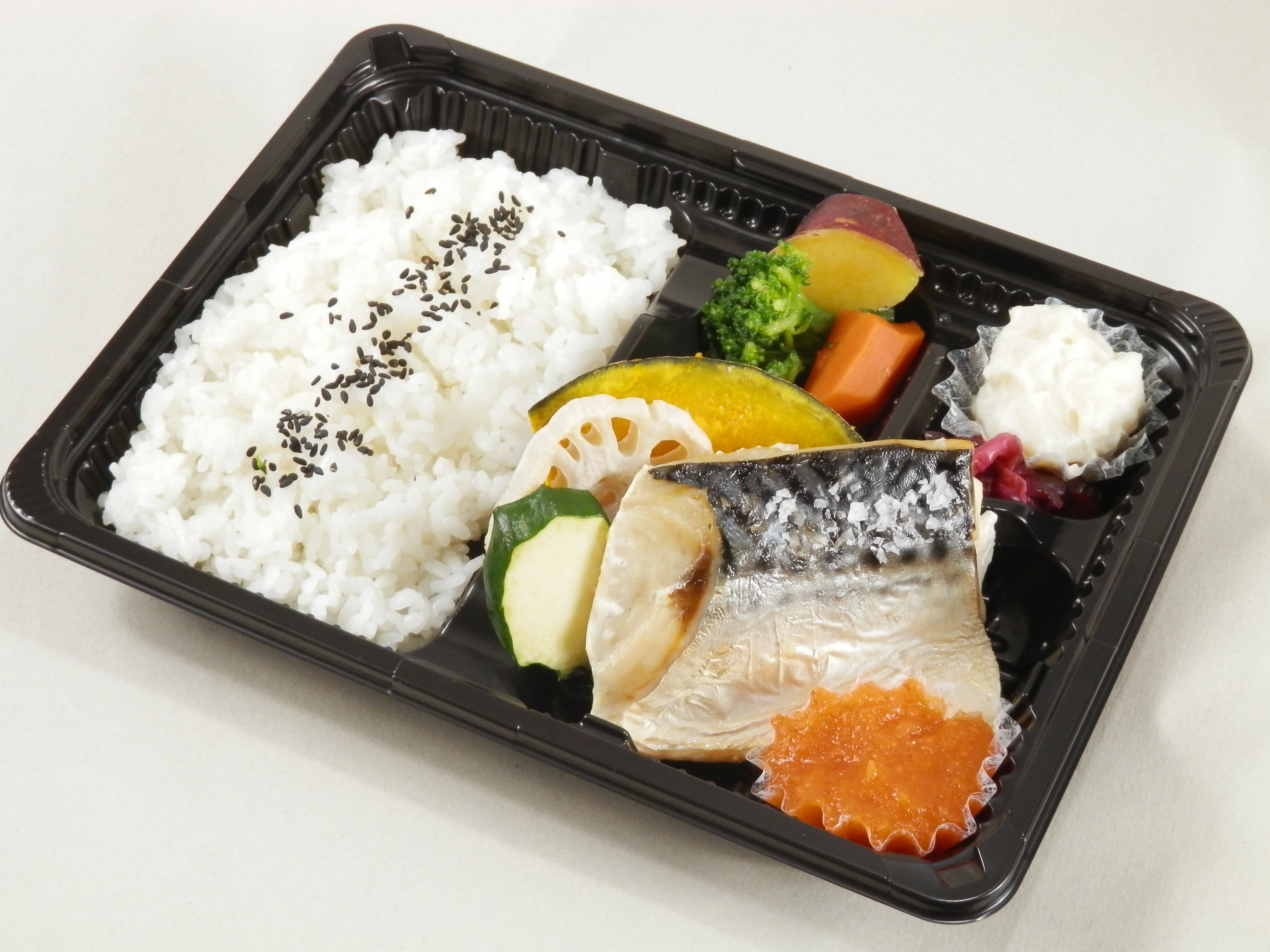 【お値打ち】さばの岩塩焼き弁当